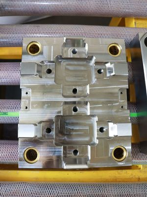 Точность твердости HB160-180 компонентов прессформы впрыски ASTM H13 высокая