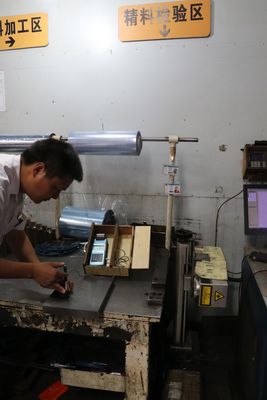CNC подвергая инжекционный метод литья механической обработке Mazak Okuma разделяет высокую точность