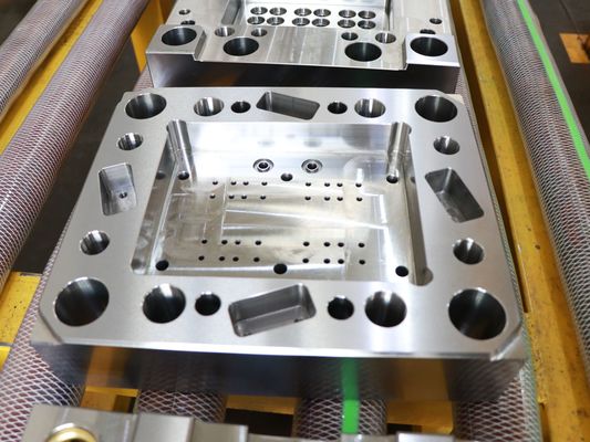 Обрамите стандарты DIN основания прессформы CK53 допуска 0.01mm пластиковые